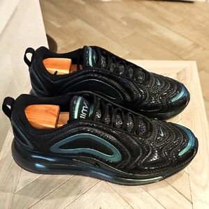 Nike Men's Air Max 720 Sneakers, Size 11, Iridescent Green